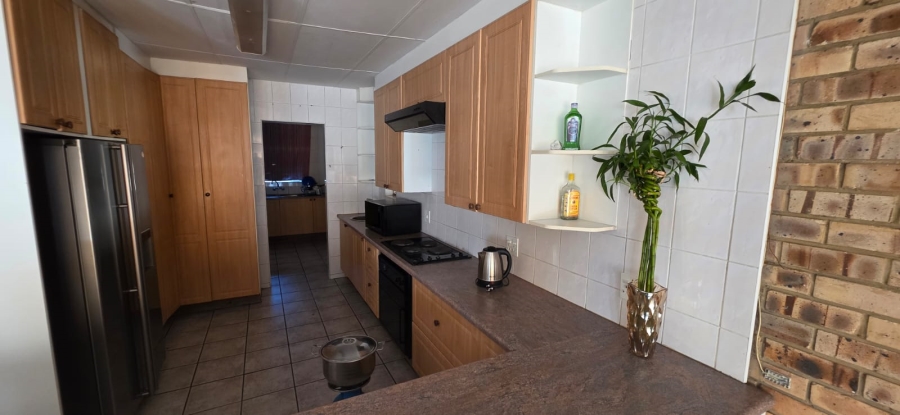 4 Bedroom Property for Sale in Kannoniers Park North West